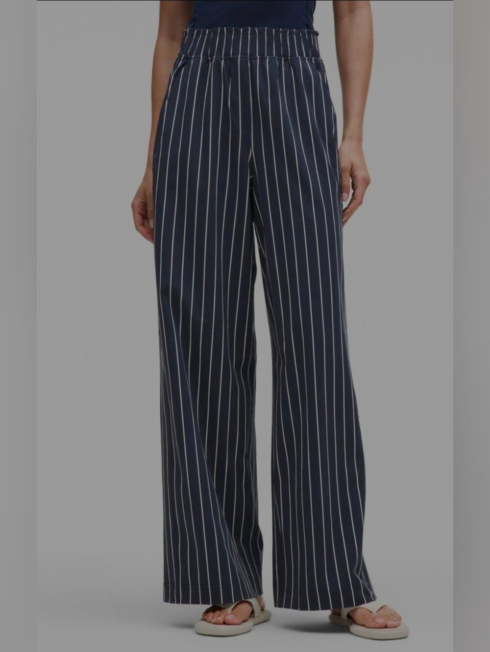 Lululemon Stretch Woven Ruffle Waist Wide-led Pant